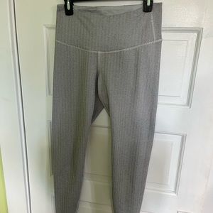 Old Navy Grey Workout Leggings - Size M